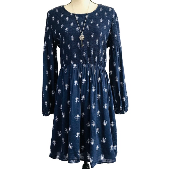 Old Navy Dresses & Skirts - Old Navy Navy Flora Long Sleeve Dress